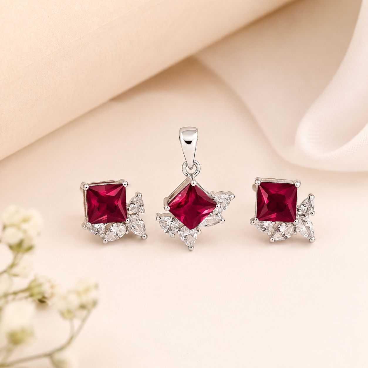 Pendant set