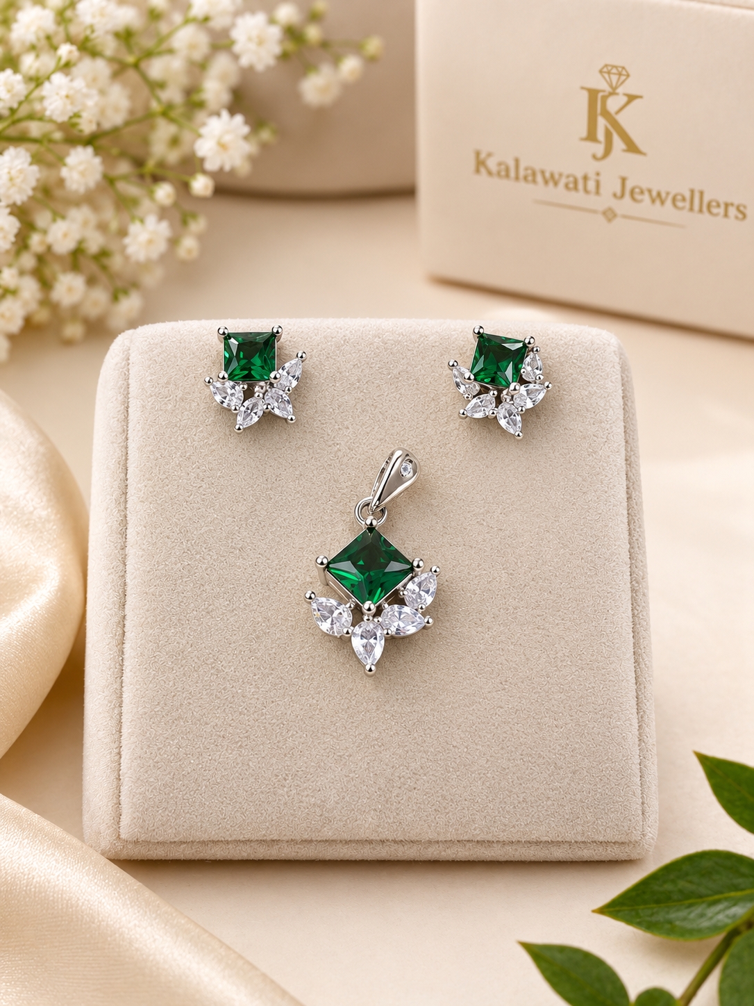 925 Sterling Silver Emerald Green Zircon Pendant Set Green CZ Cluster Necklace & Earrings Set